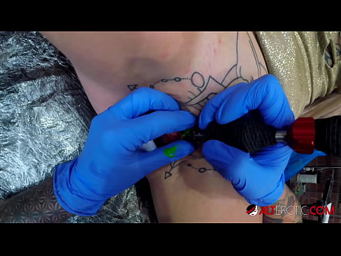 ❤️ Itin tatuiruota karšta Sully Savage gavo tatuiruotę ant savo klitorio ❌ Seks video prie porno lt.https-tubsexer.ru ﹏